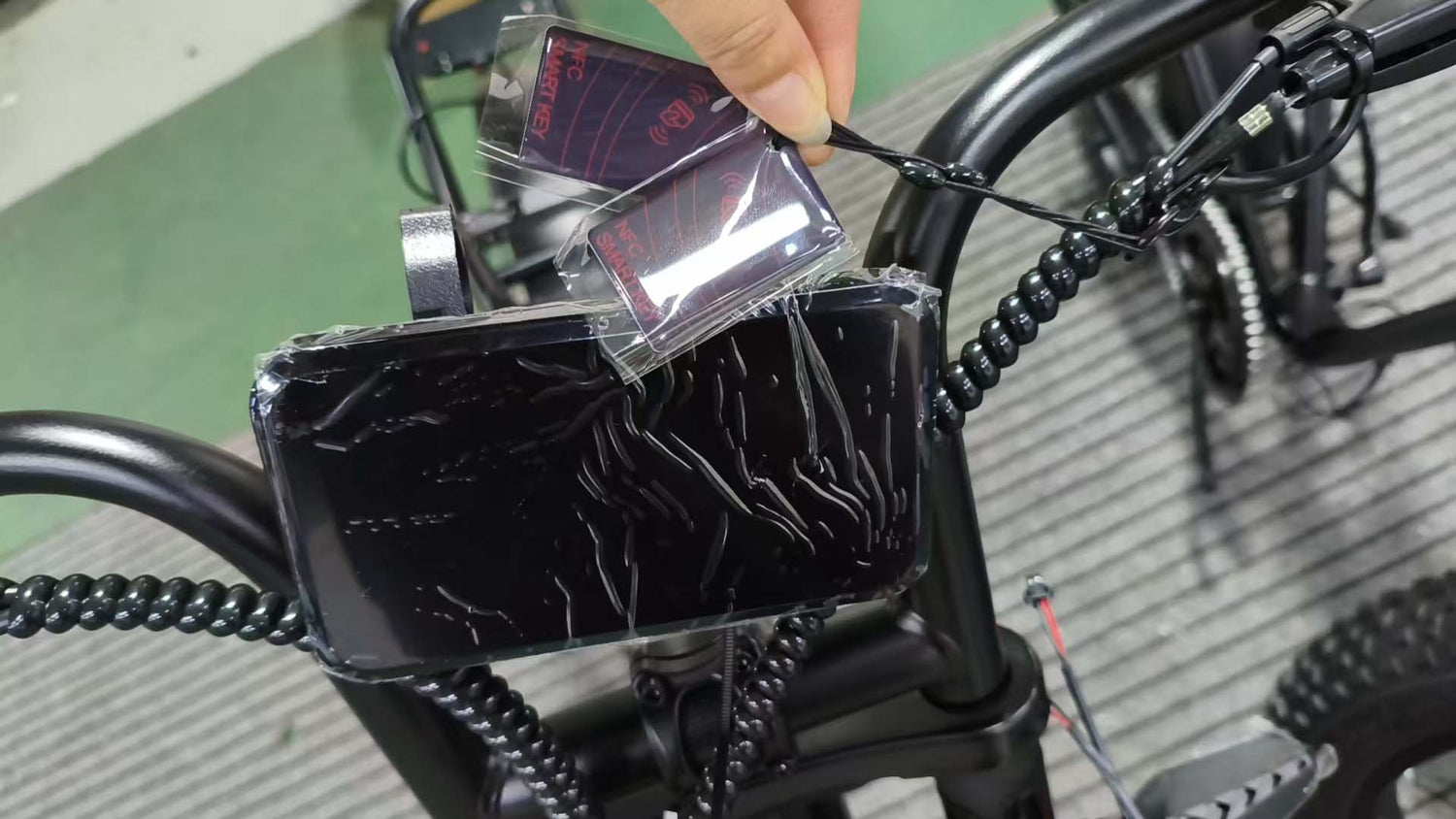 Smart Display with NFC Card Lock for Aairsk X5 E-BIKE - Real product photo