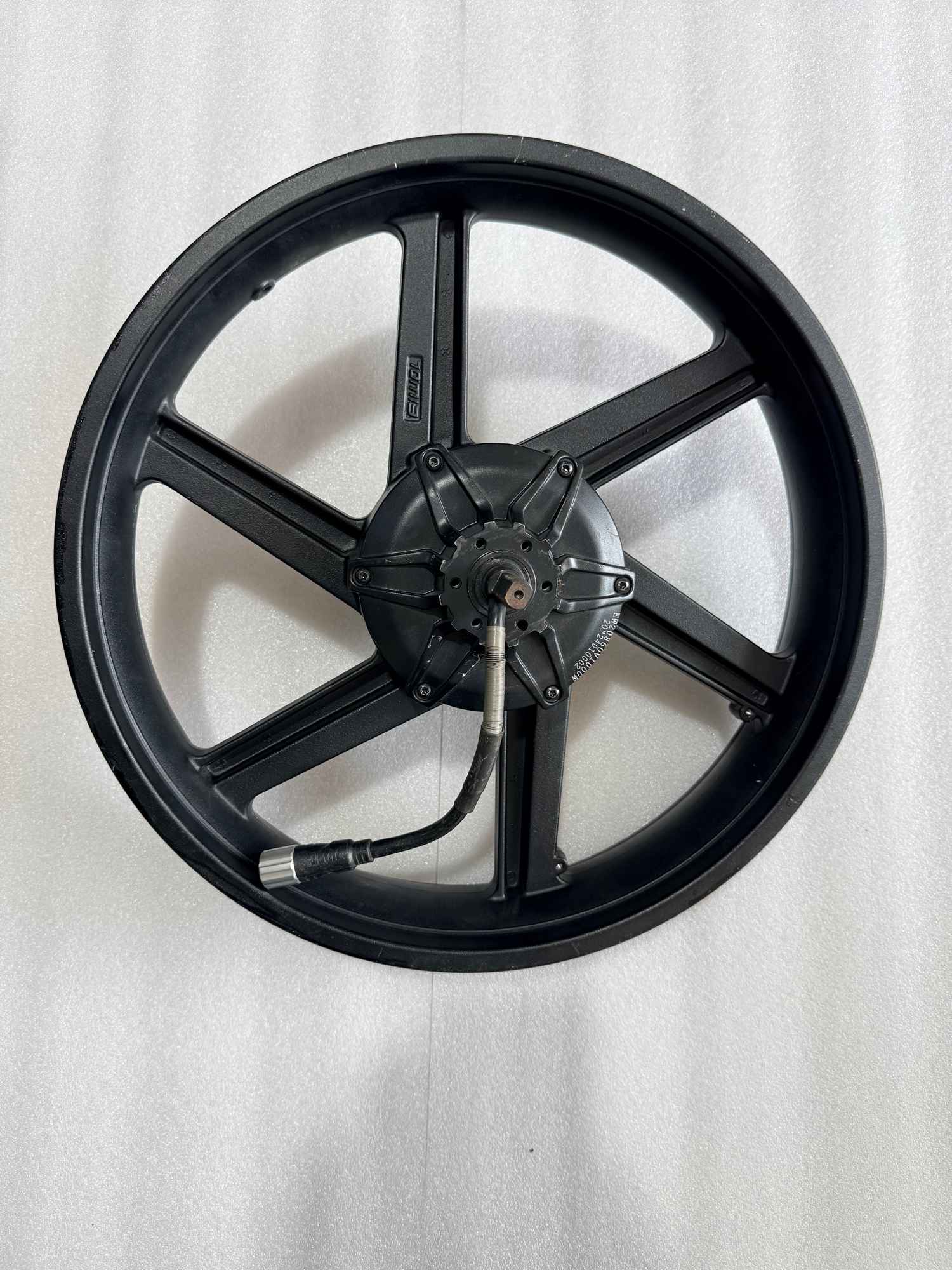 RONZLLA E20 Plus ebike motor wheel replacement, 3000W peak power brushless hub motor integrated into a durable 6-spoke mag wheel for electric fat tire bikes.